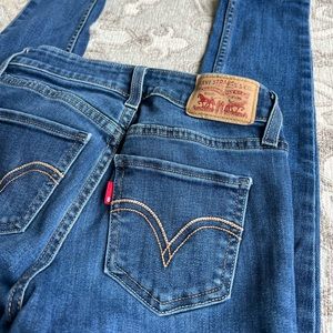 Levi’s 535 Super Skinny
